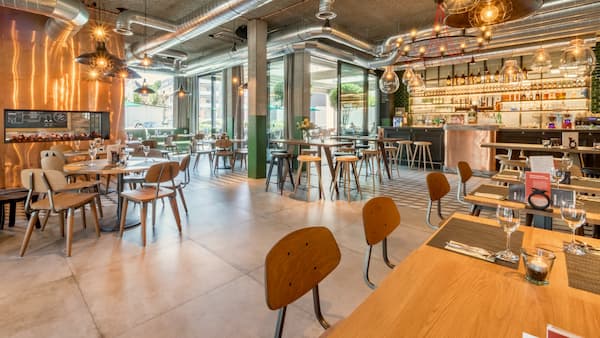 Restaurants & Hospitality